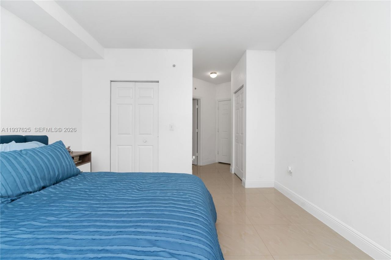 17125 N Bay Rd, Unit 3104, Sunny Isles Beach, FL 33160 Photo