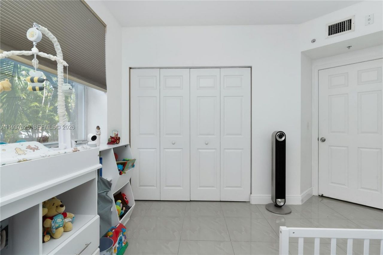 17125 N Bay Rd, Unit 3104, Sunny Isles Beach, FL 33160 Photo