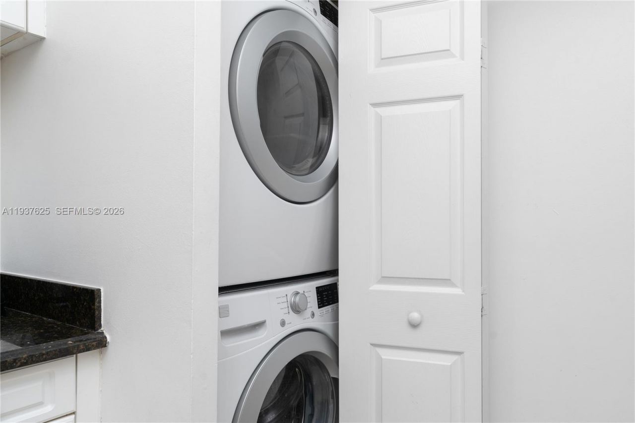 17125 N Bay Rd, Unit 3104, Sunny Isles Beach, FL 33160 Photo