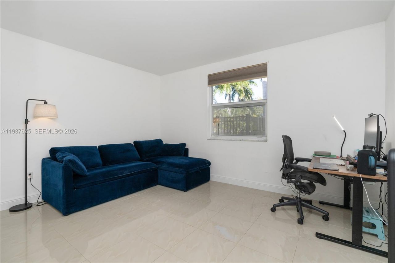 17125 N Bay Rd, Unit 3104, Sunny Isles Beach, FL 33160 Photo