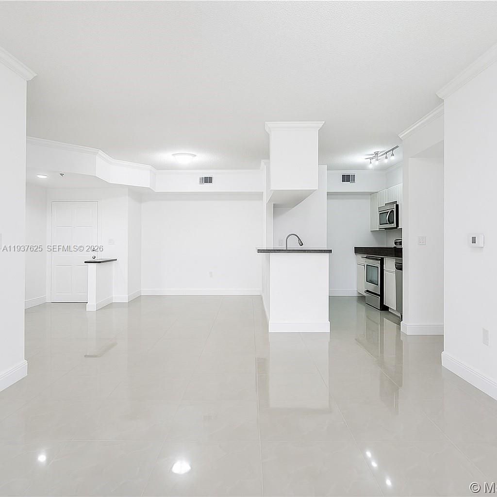 17125 N Bay Rd, Unit 3104, Sunny Isles Beach, FL 33160 Photo