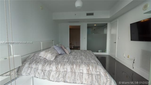 92 SW 3rd St, Unit 1802, Miami, FL 33130 Photo