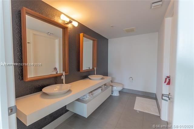 92 SW 3rd St, Unit 1802, Miami, FL 33130 Photo