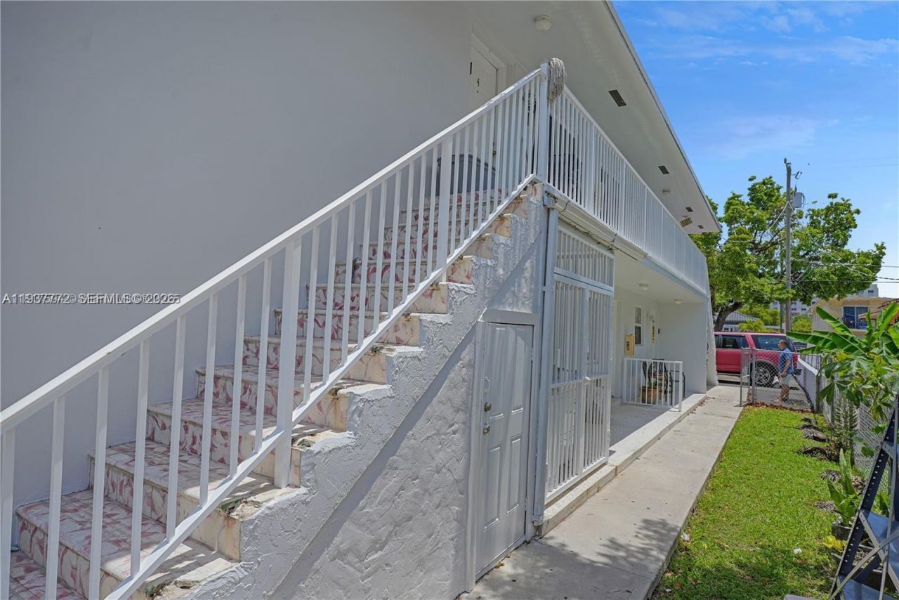 1621 NW 16th St , Miami, FL 33125 Photo