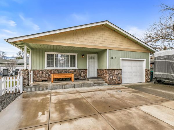3712 Colver Road, Phoenix, OR 97535