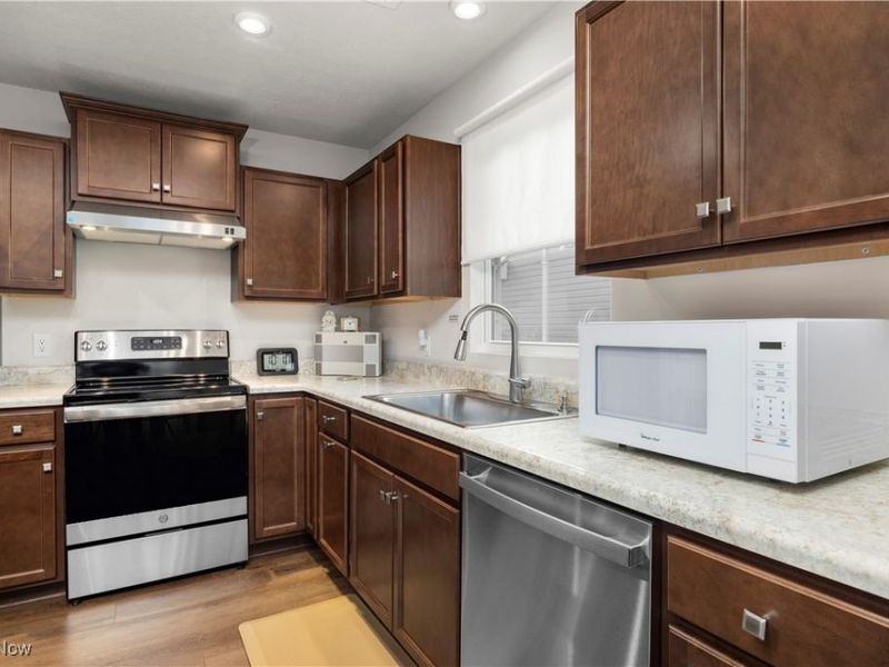 133 W Spring Drive, Elyria, OH 44035 Photo 13