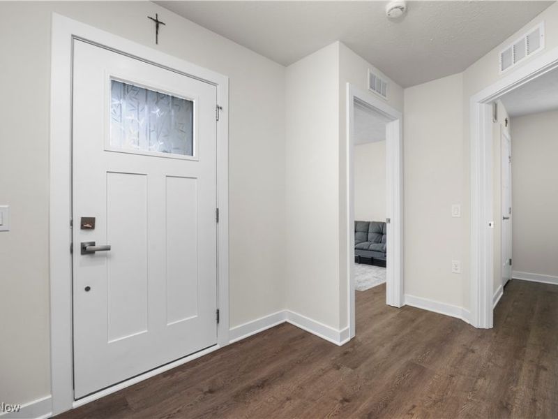 133 W Spring Drive, Elyria, OH 44035 Photo 3