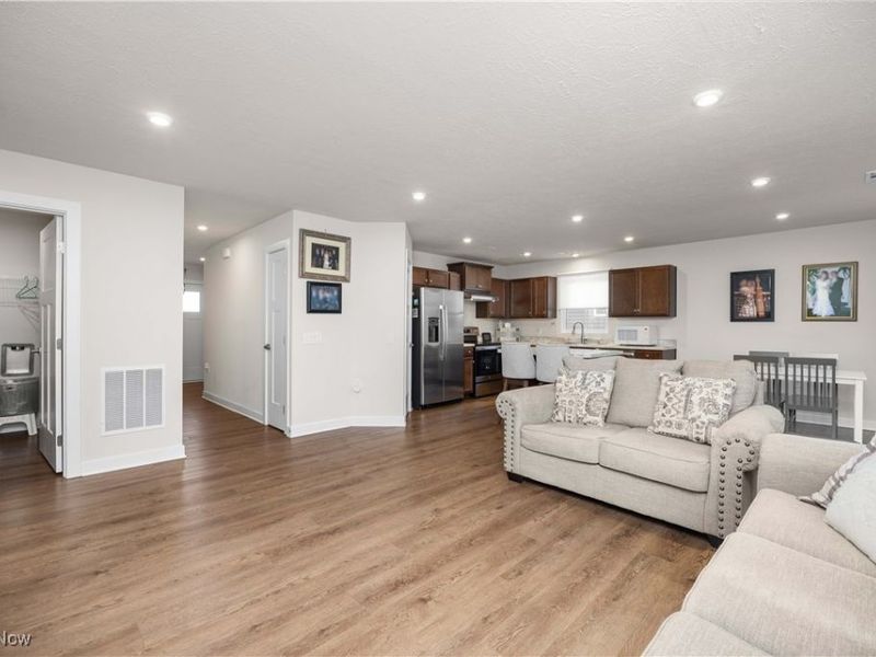 133 W Spring Drive, Elyria, OH 44035 Photo 6