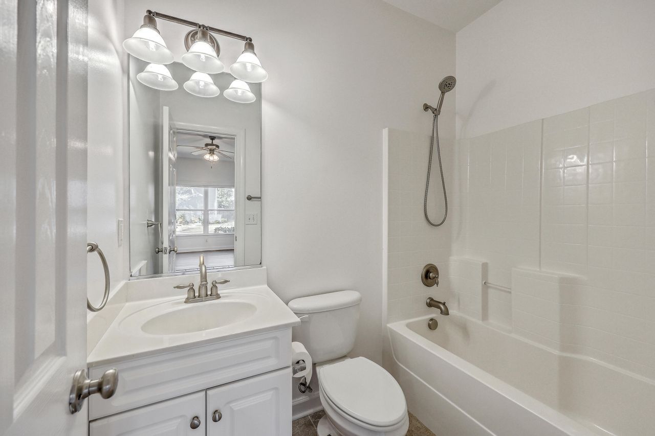 101 Duck Pond Court Photo 32