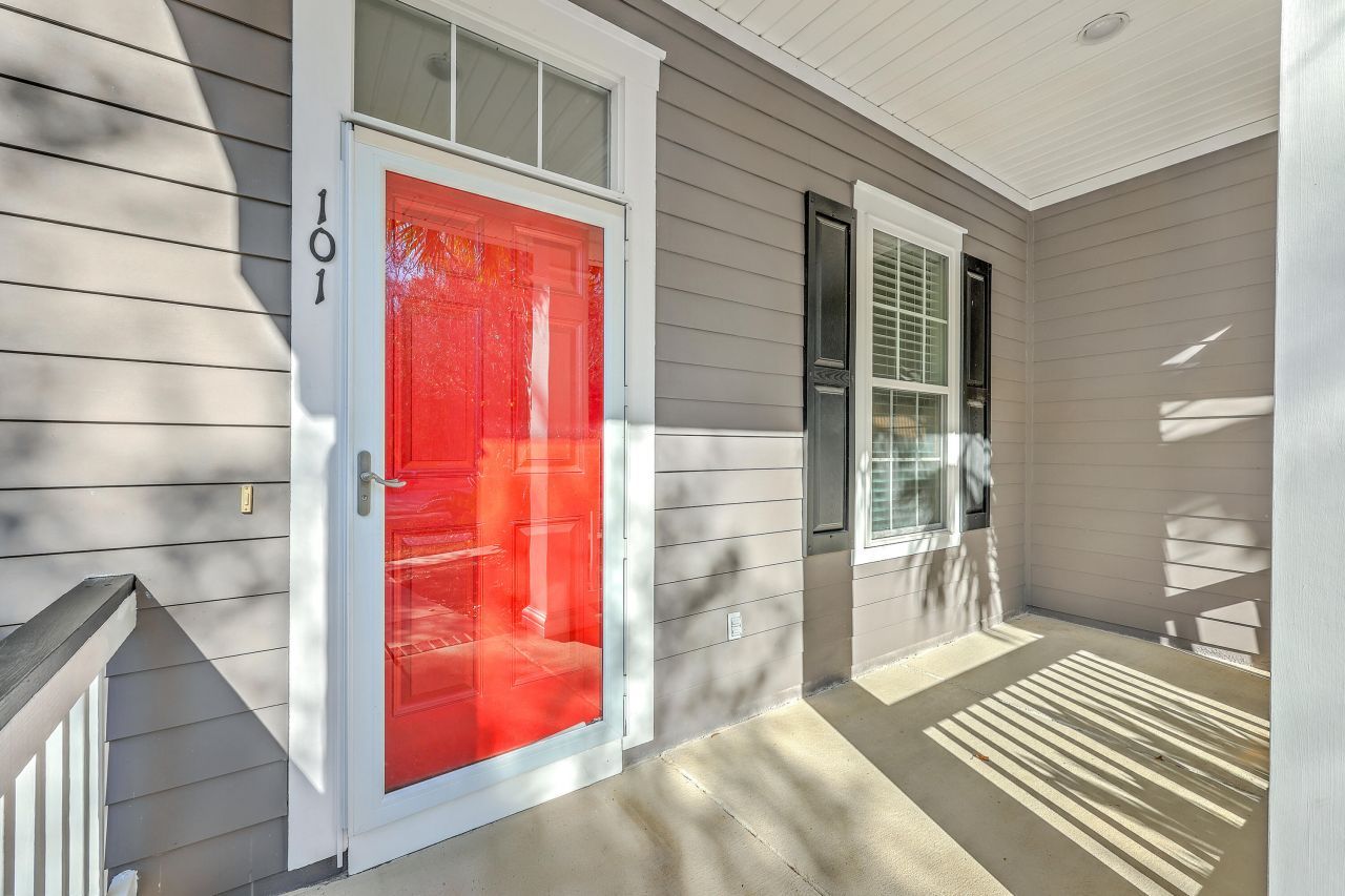 101 Duck Pond Court Photo 6