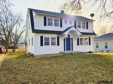 1027 Lincoln Avenue, Hebron, NE 68370