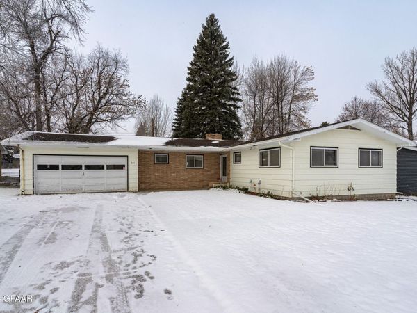 814 TERRY Avenue, Larimore, ND 58251