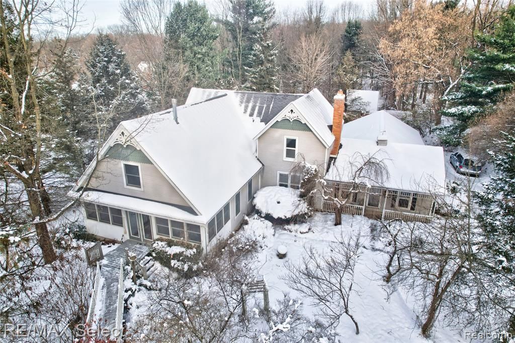 9710 Rattalee Lake Road, Springfield Township, MI 48348 Main Photo