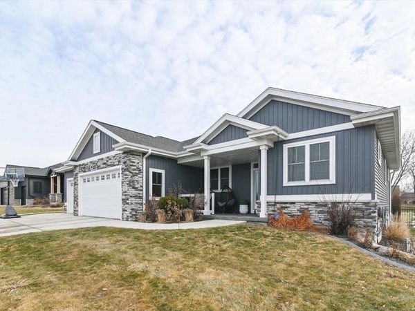 816 Damascus Trail, Cottage Grove, WI 53527