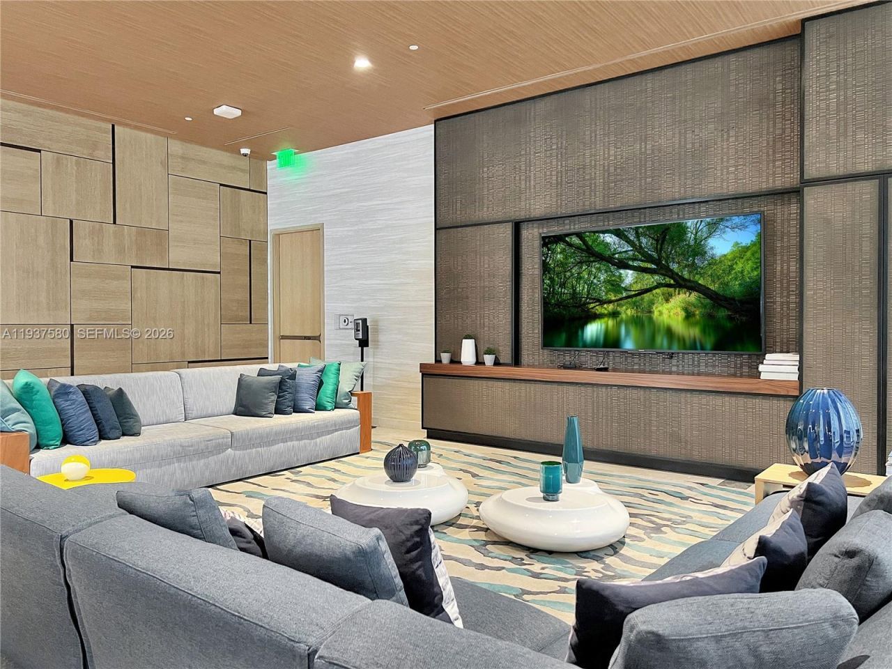 45 SW 9th St, Unit 1609, Miami, FL 33130 Photo