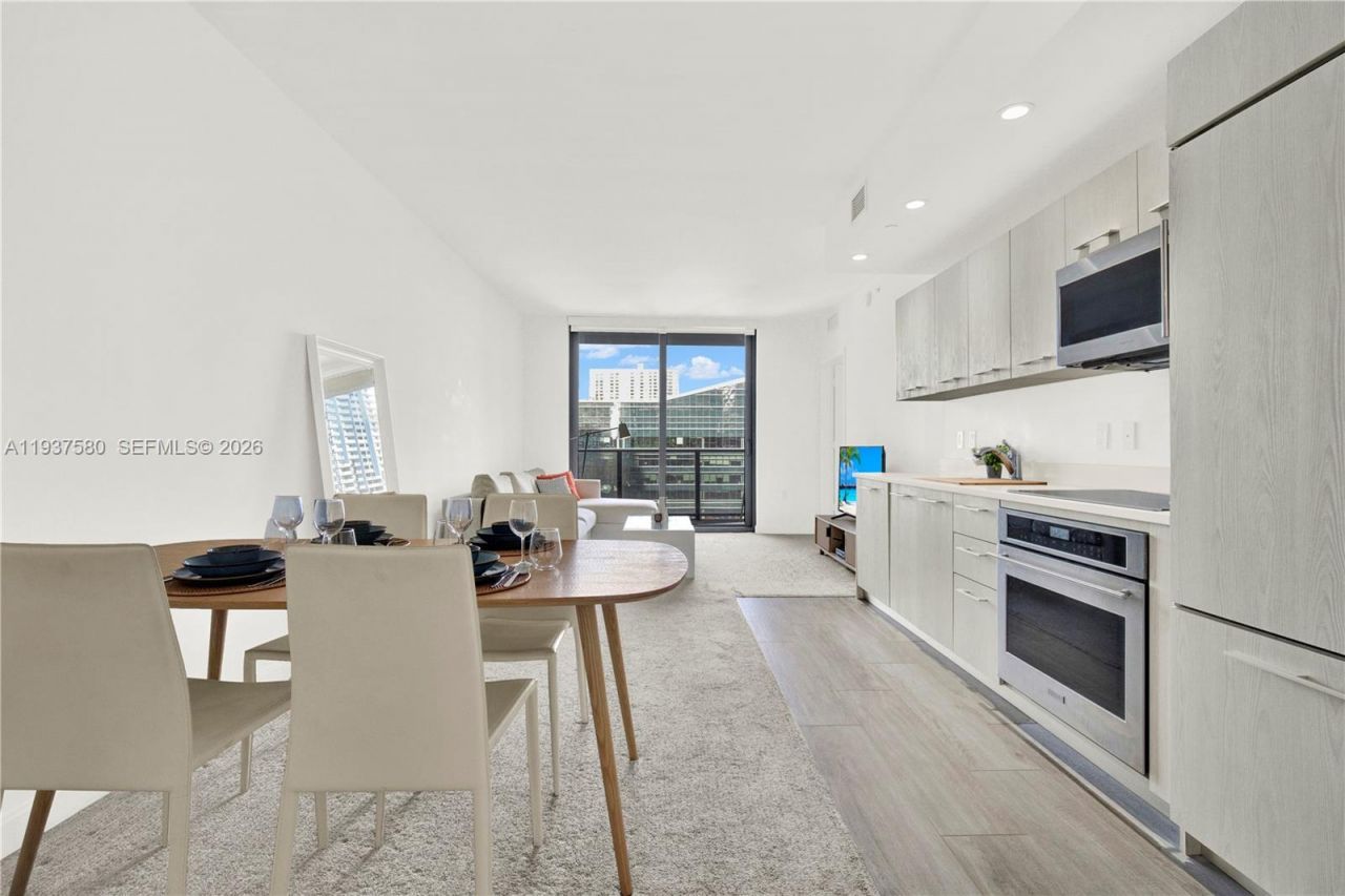 45 SW 9th St, Unit 1609, Miami, FL 33130 Photo