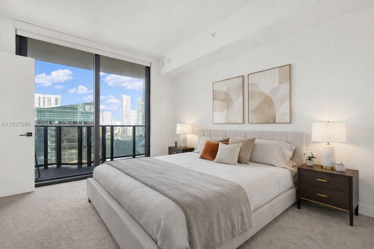 45 SW 9th St, Unit 1609, Miami, FL 33130 Photo