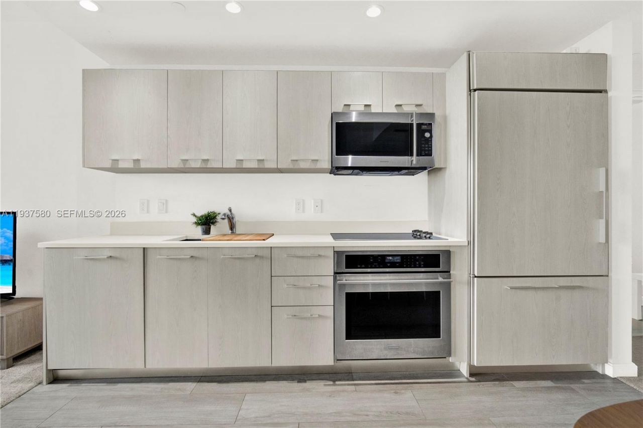 45 SW 9th St, Unit 1609, Miami, FL 33130 Photo