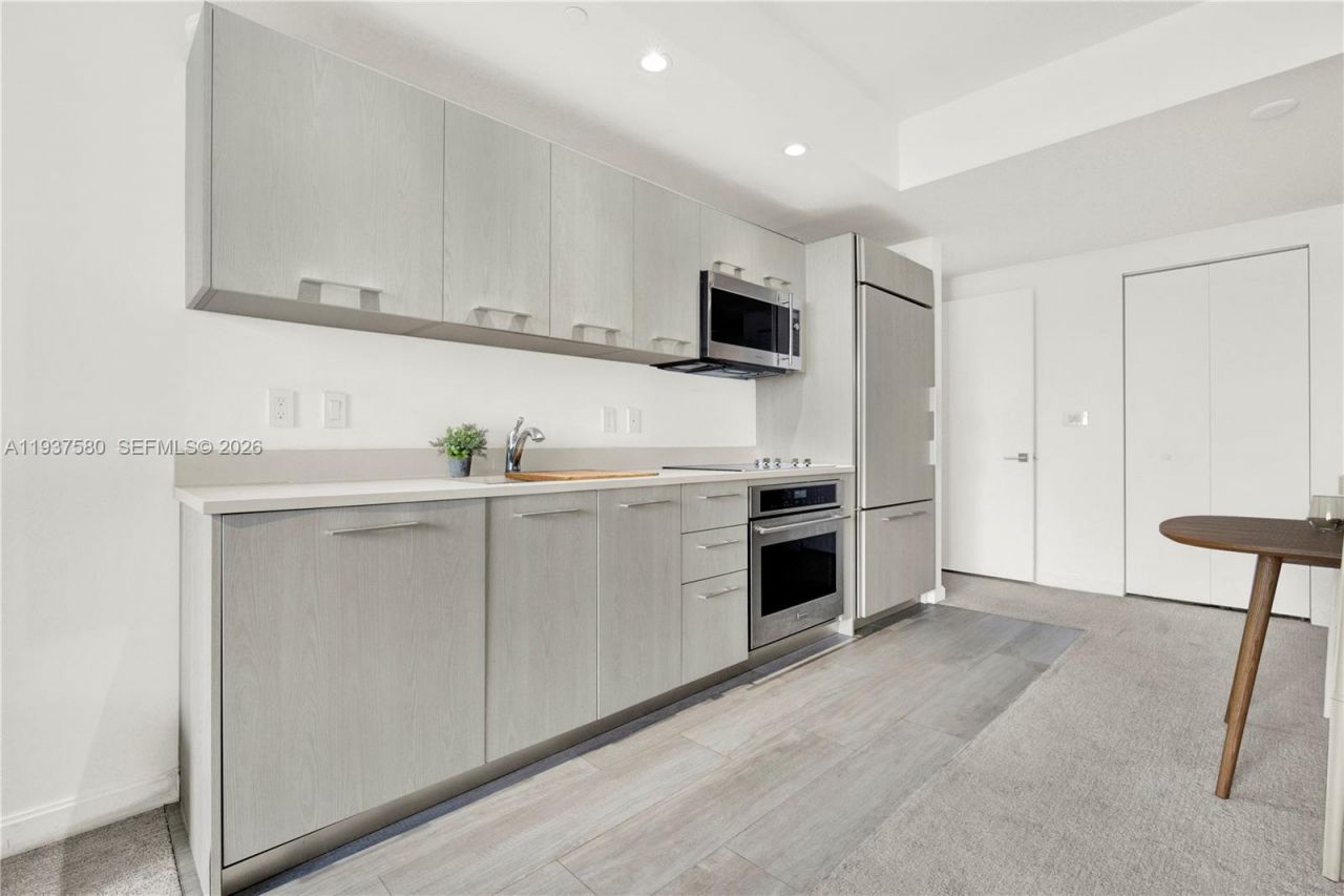 45 SW 9th St, Unit 1609, Miami, FL 33130 Photo