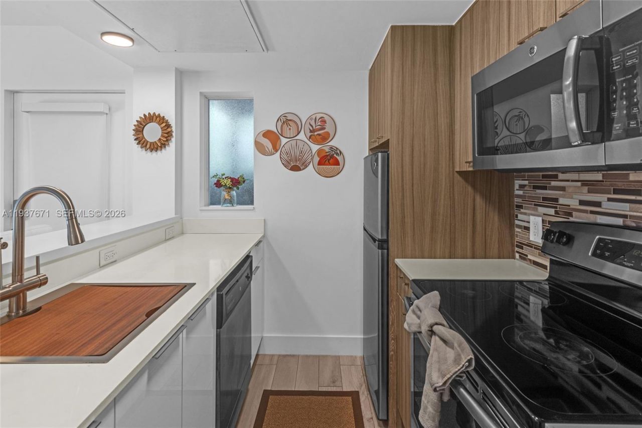 740 Meridian Ave, Unit 11, Miami Beach, FL 33139 Photo