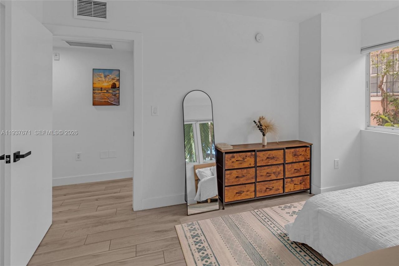 740 Meridian Ave, Unit 11, Miami Beach, FL 33139 Photo