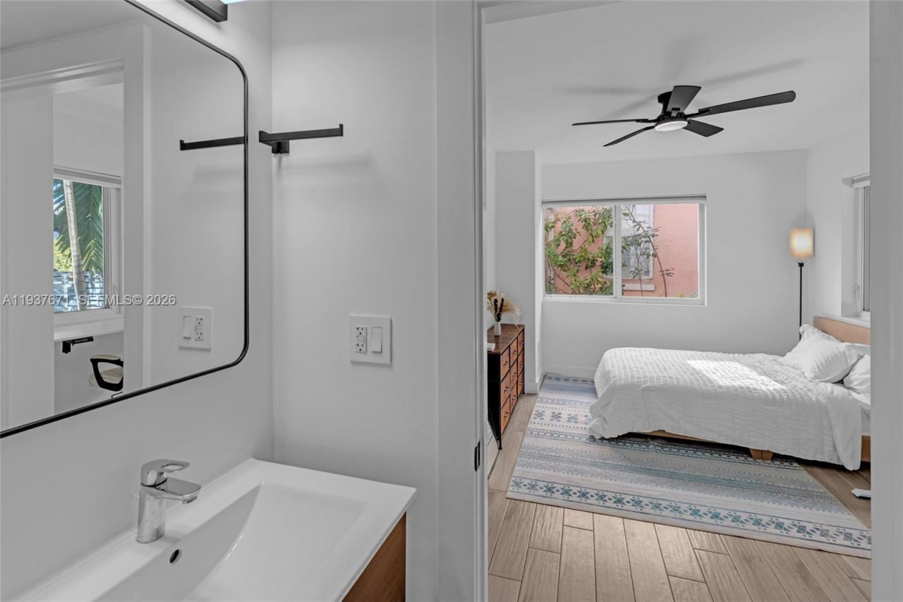 740 Meridian Ave, Unit 11, Miami Beach, FL 33139 Photo