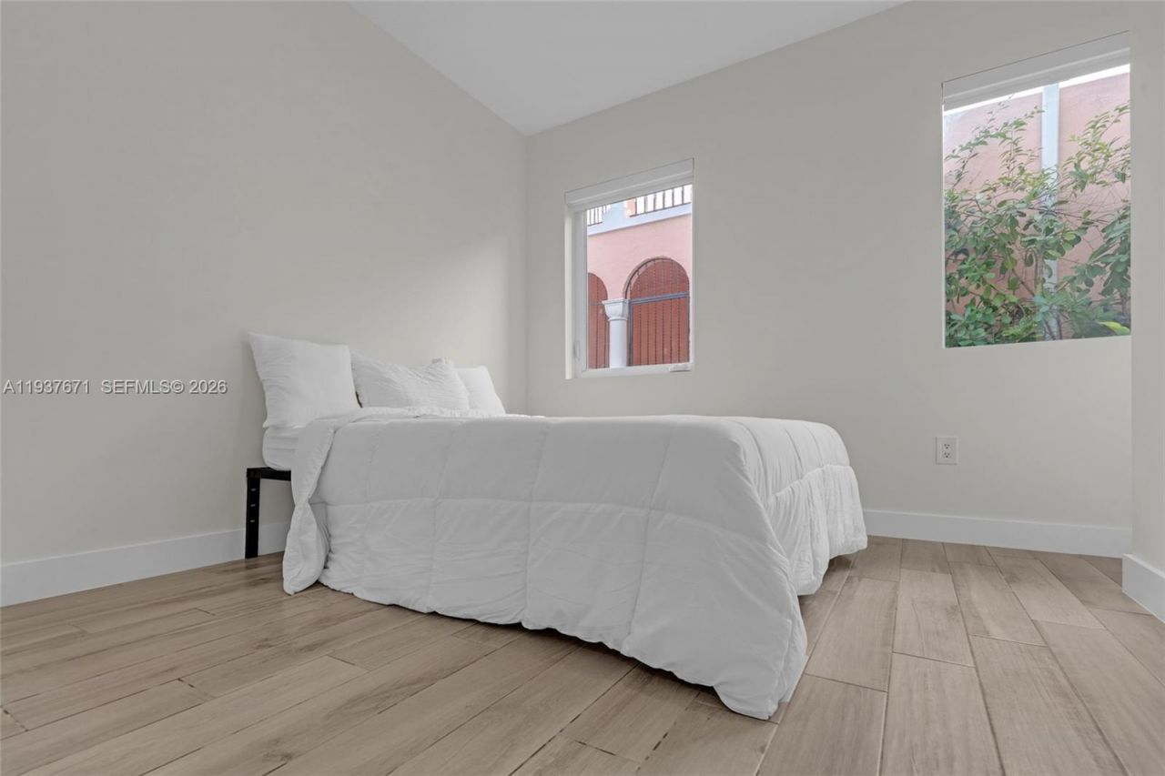 740 Meridian Ave, Unit 11, Miami Beach, FL 33139 Photo