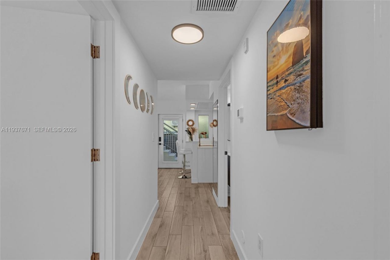 740 Meridian Ave, Unit 11, Miami Beach, FL 33139 Photo