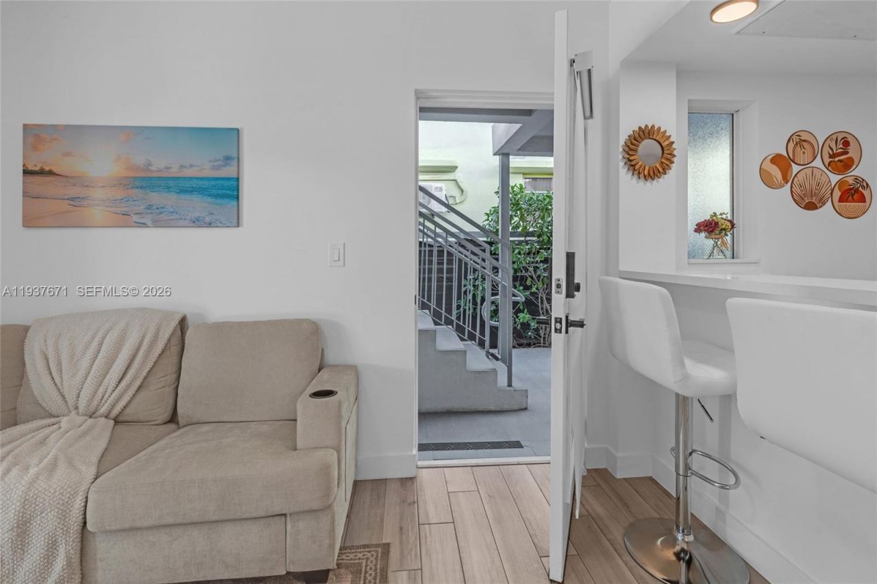 740 Meridian Ave, Unit 11, Miami Beach, FL 33139 Photo