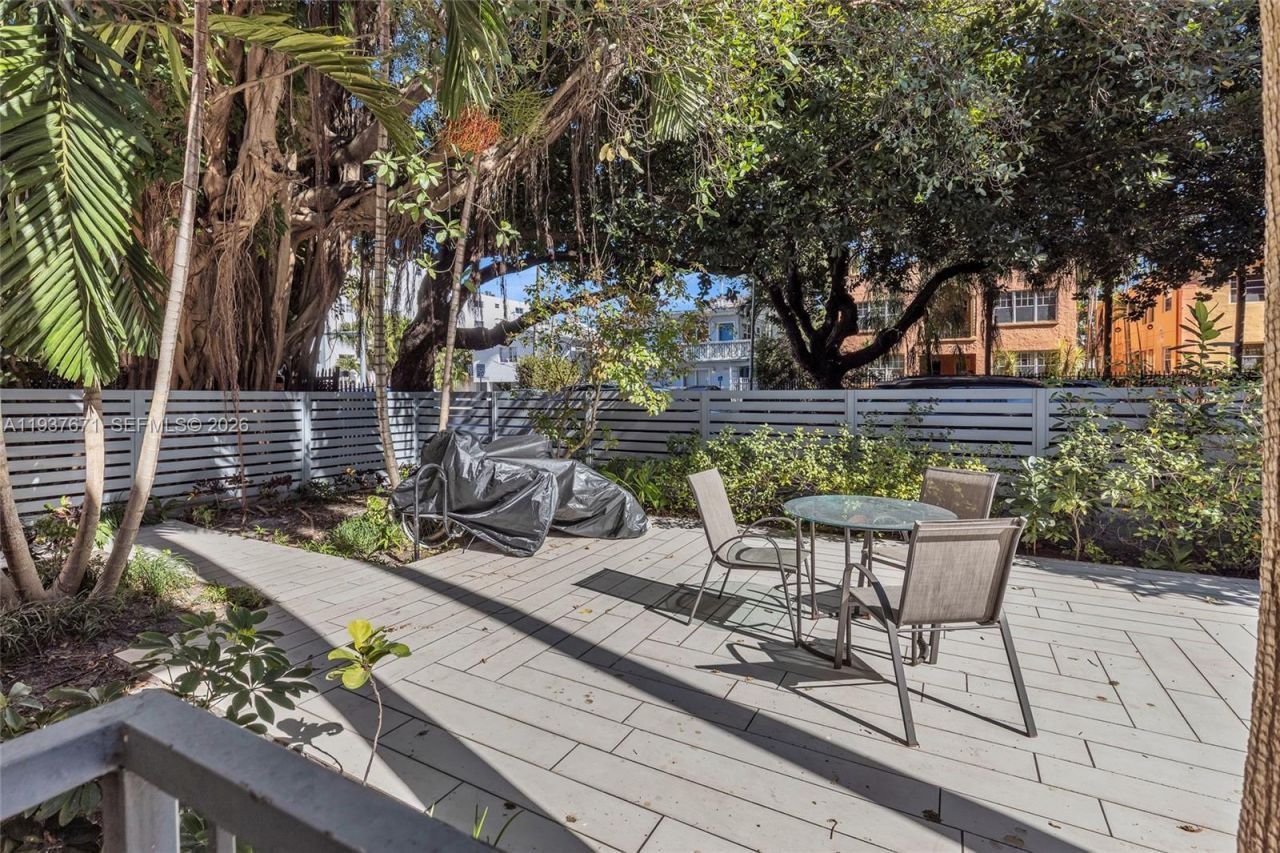 740 Meridian Ave, Unit 11, Miami Beach, FL 33139 Photo