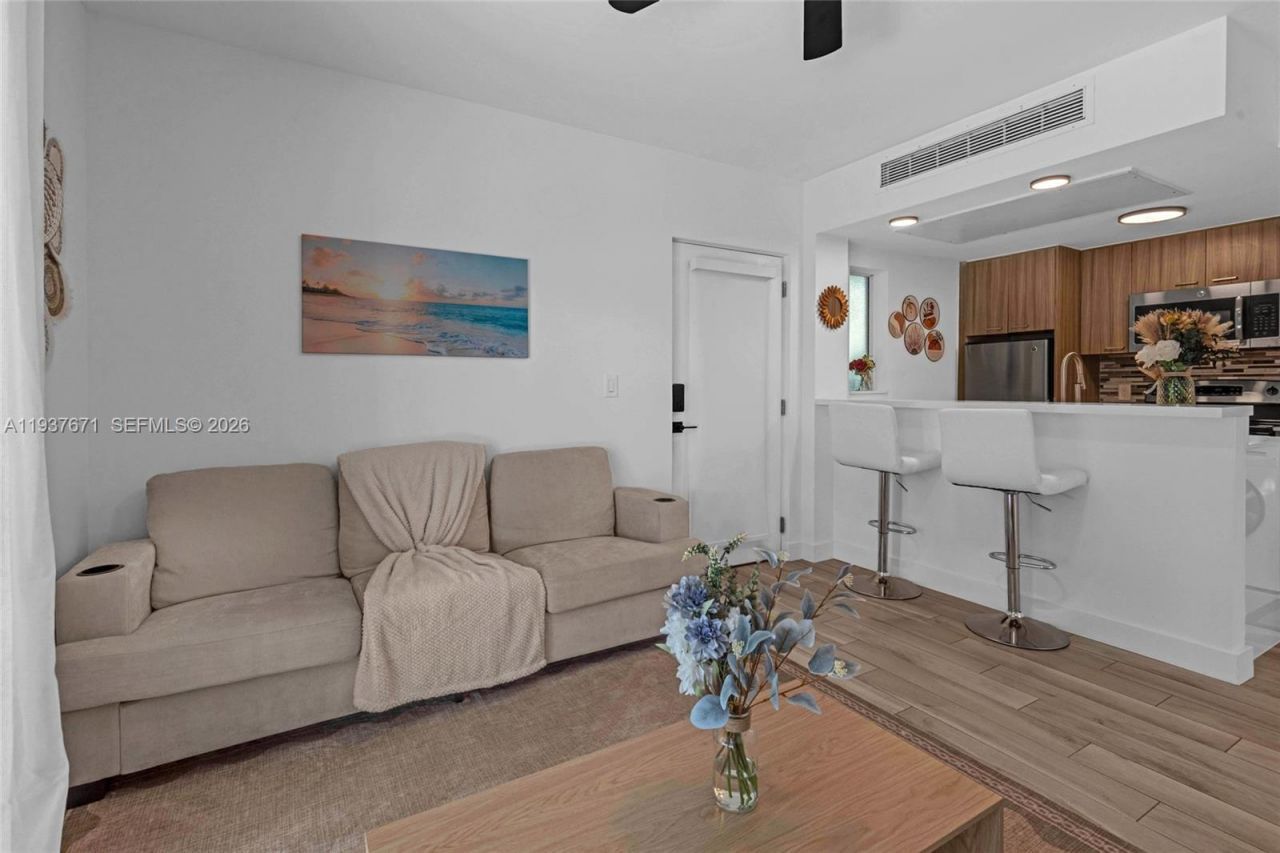 740 Meridian Ave, Unit 11, Miami Beach, FL 33139 Photo