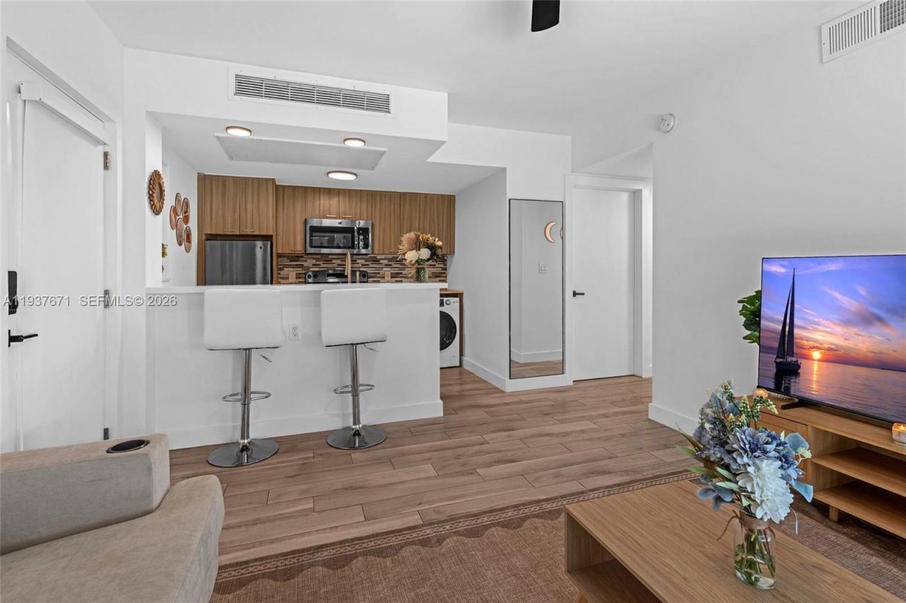 740 Meridian Ave, Unit 11, Miami Beach, FL 33139 Photo