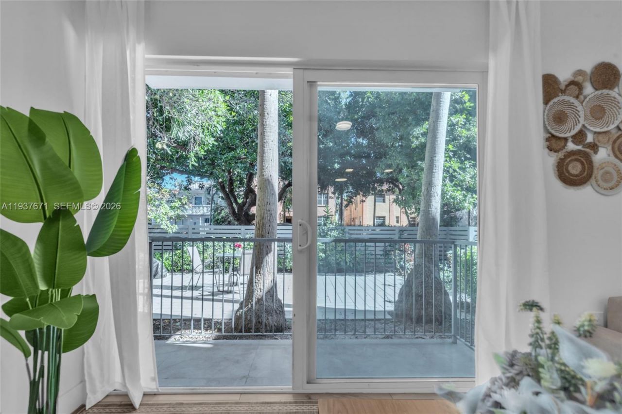 740 Meridian Ave, Unit 11, Miami Beach, FL 33139 Photo