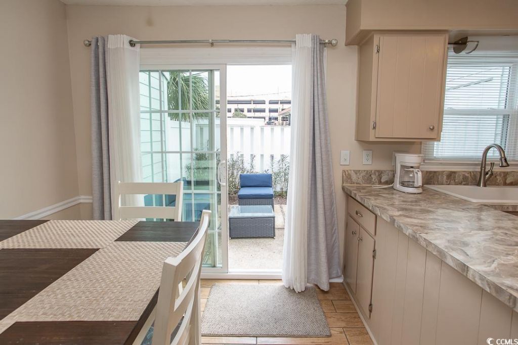 405 S 13th Ave. Photo 15