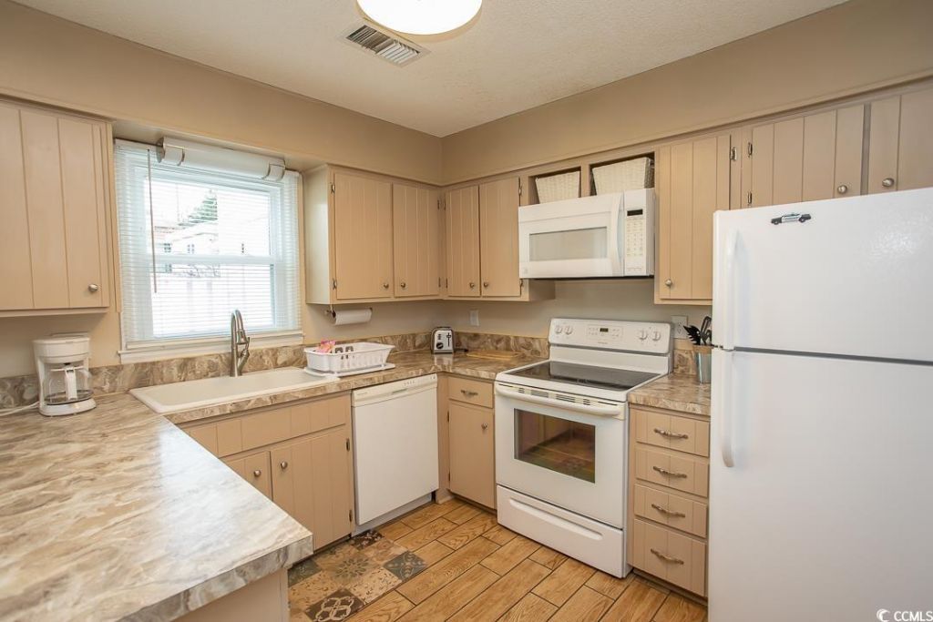 405 S 13th Ave. Photo 9