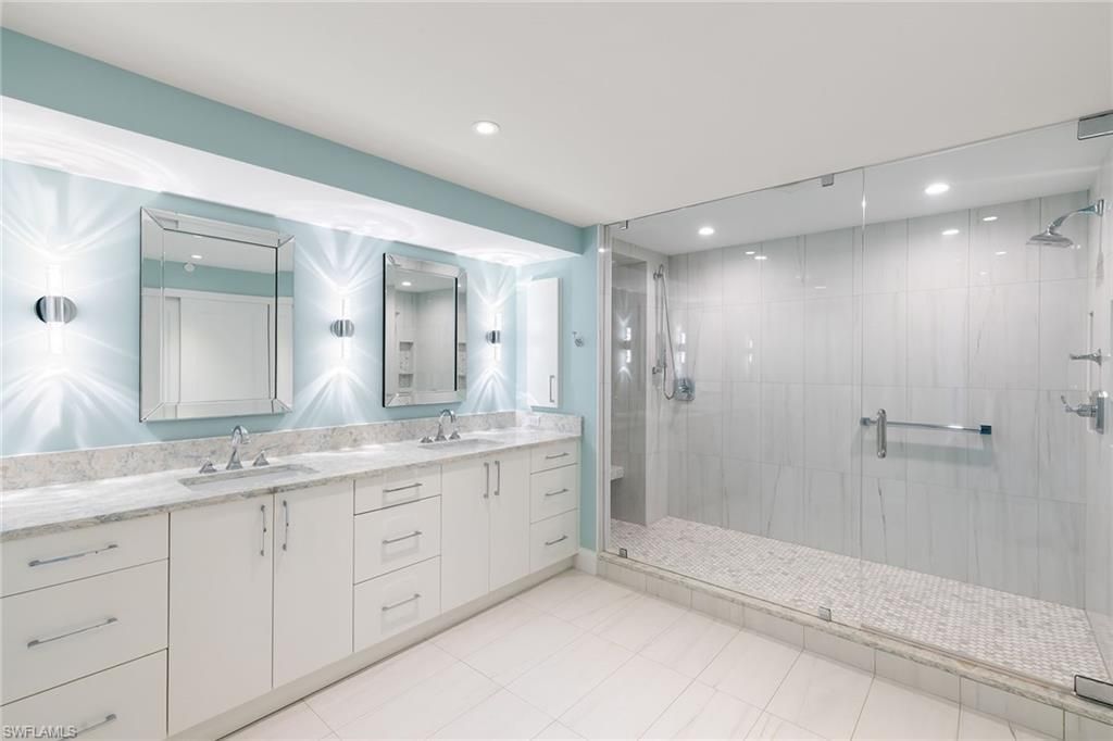 4251 Gulf Shore Blvd N, Unit 18B, Naples, FL 34103 Photo