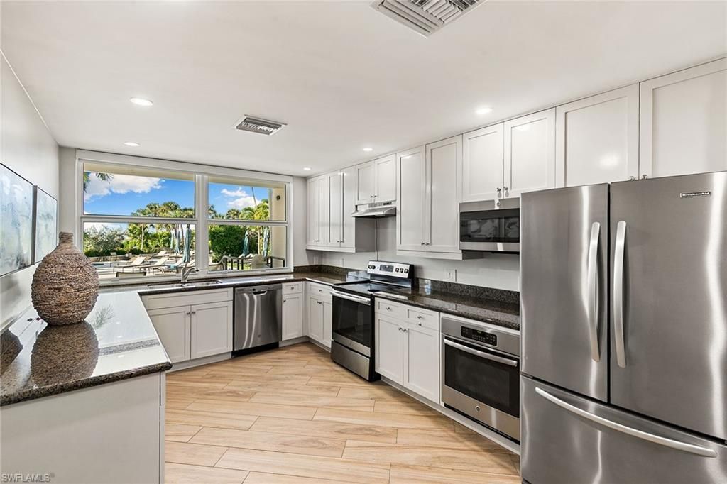 4251 Gulf Shore Blvd N, Unit 18B, Naples, FL 34103 Photo