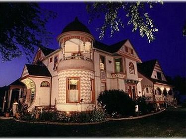 708 Parkway Avenue S, Lanesboro, MN 55949