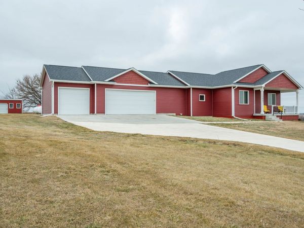 1462 SE 108th Street, Runnells, IA 50237