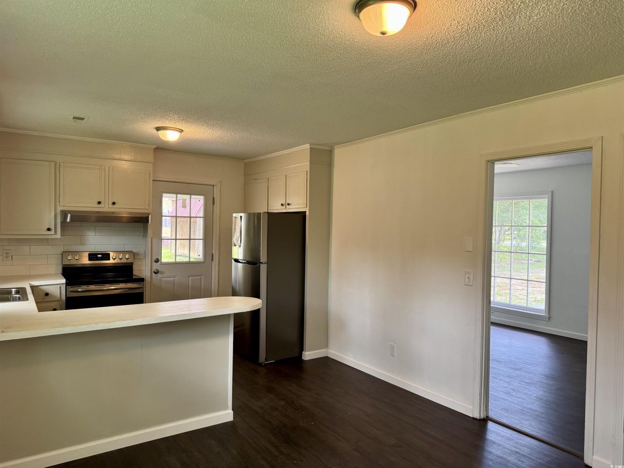 109 S Maple Ave. Photo 17