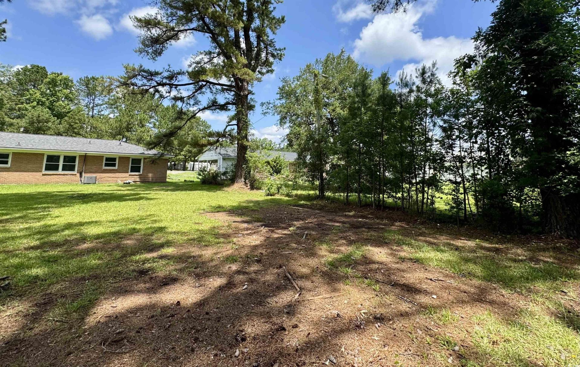 109 S Maple Ave. Photo 20