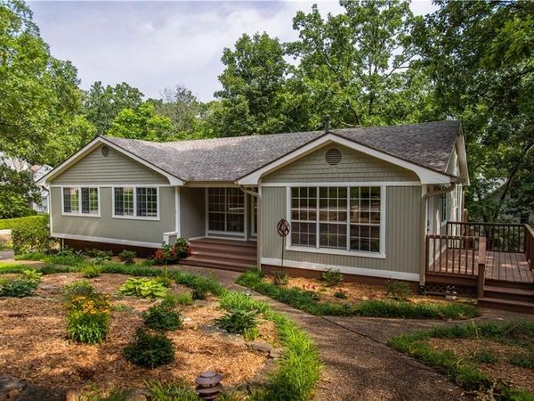 1534 E Century Drive, Fayetteville, AR 72703