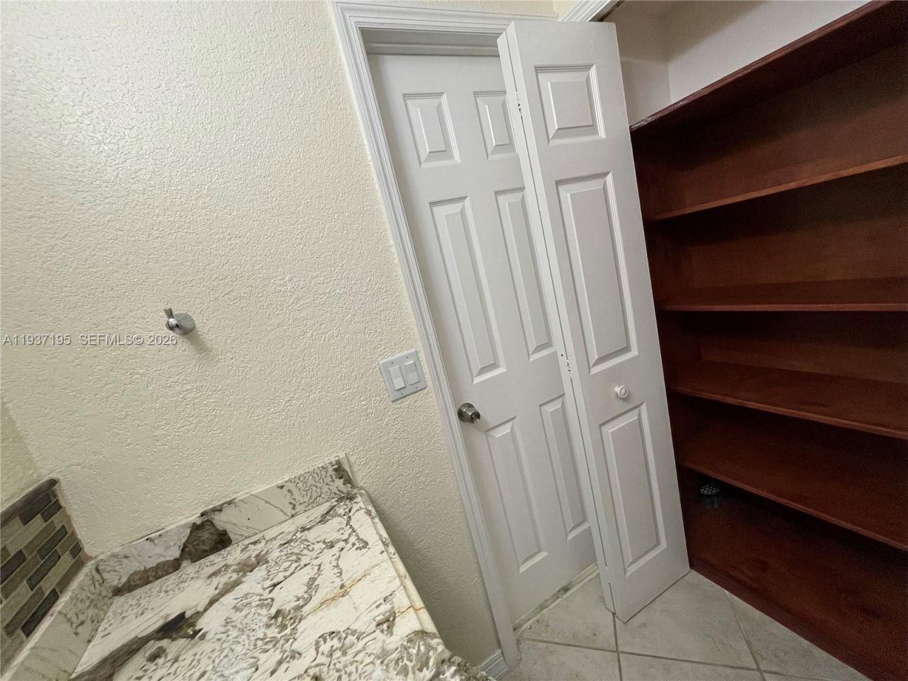 16240 Laurel Dr, Unit 101, Weston, FL 33326 Photo