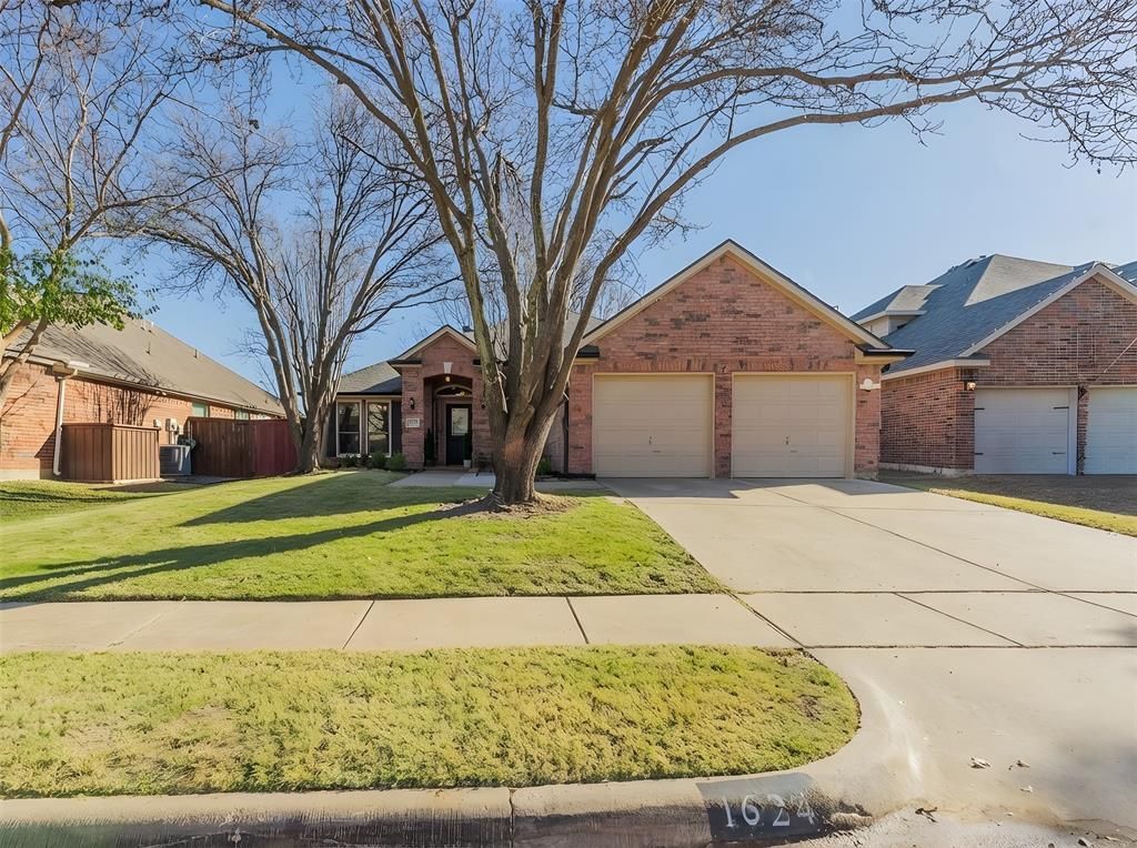 1624 Knoll Ridge Circle, Corinth, TX 76210 Main Photo