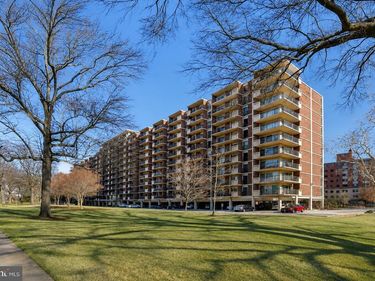 1300 ARMY NAVY DRIVE, Unit 106, ARLINGTON, VA 22202
