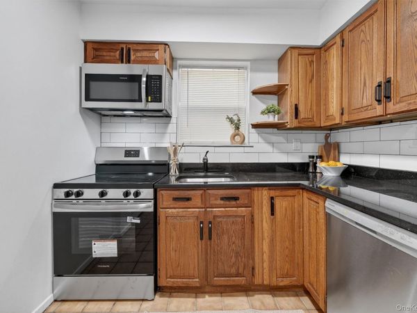 125 N Washington Avenue, Unit 1, Hartsdale, NY 10530