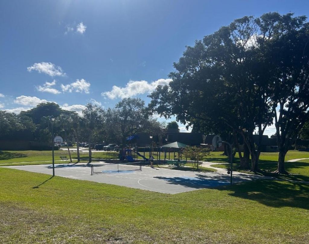 610 6th Court, Palm Beach Gardens, FL 33410 Photo