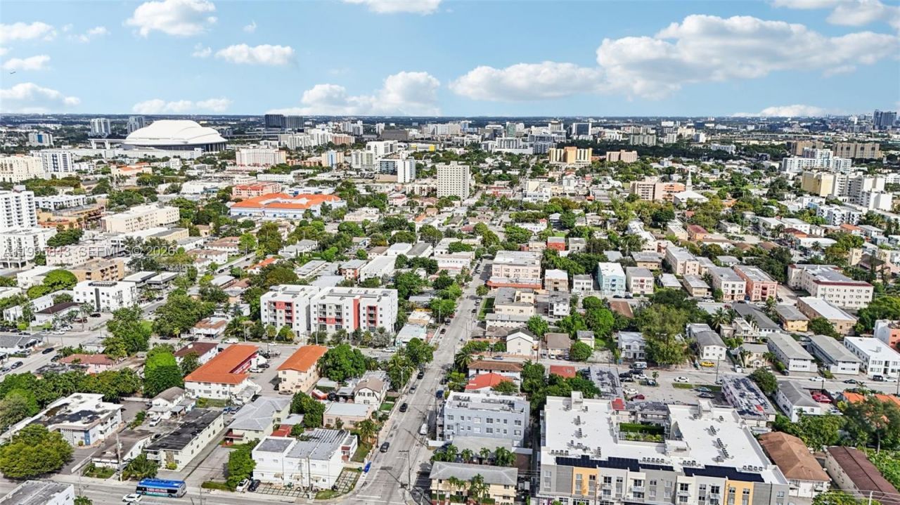 984 SW 6th St, Miami, FL 33130 Photo