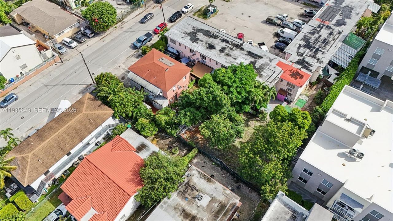 984 SW 6th St, Miami, FL 33130 Photo