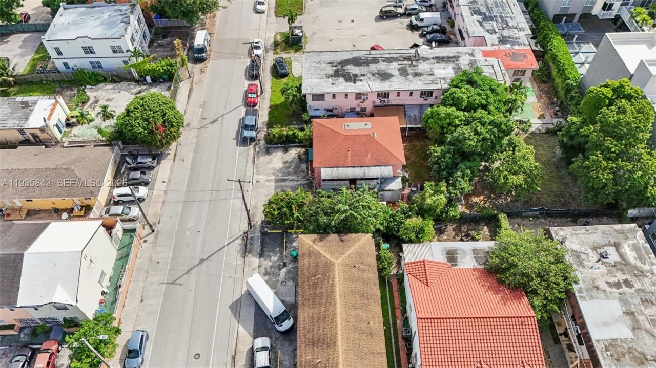 984 SW 6th St, Miami, FL 33130 Photo